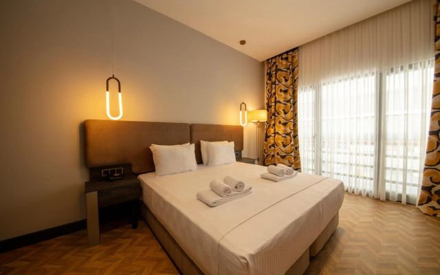 V Center Hotel