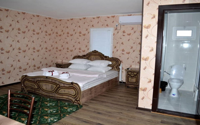 Отель Golden Plaza