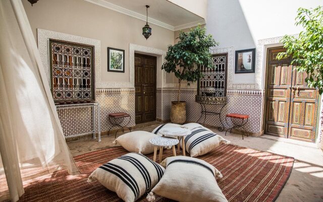Отель Riad Villa Harmonie Марракеш вид на фасад