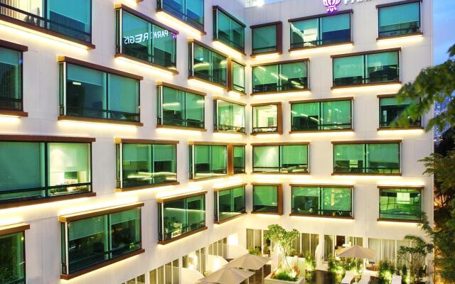 Отель Park Regis Singapore вид на фасад