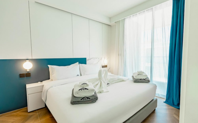 Unit 2303 Beachfront Pool-facing + Sea View