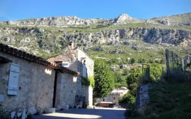 Au Pied du Château