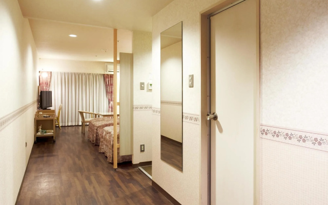 Izu-Kogen Wan Wan Paradise Condominium