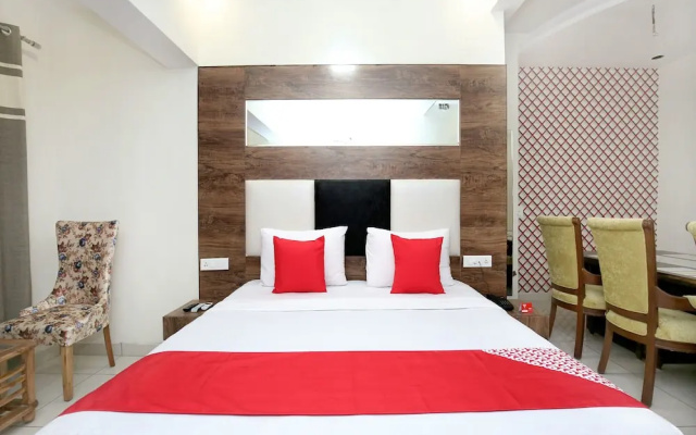 OYO 13373 Hotel Royal star