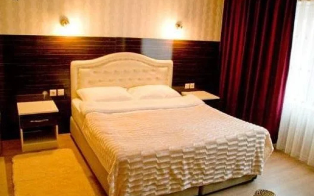 Envoy Hotel