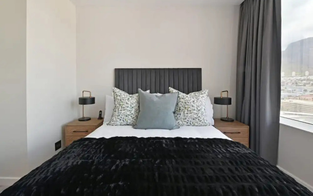 15th-floor 2-bed Panoramic City Views Modern Living