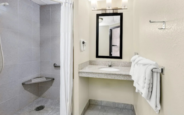 Days Inn Newton