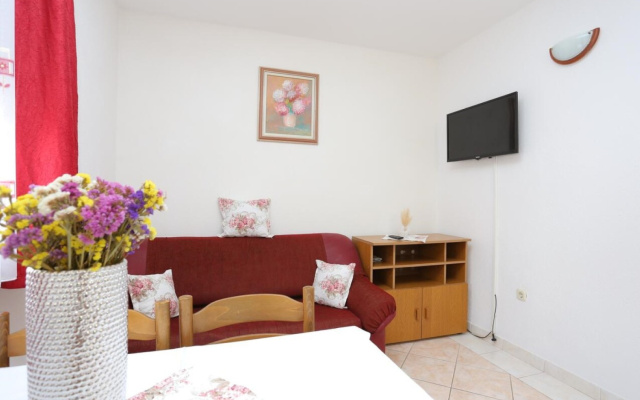 Apartment Lias - with restaurant: A2 Rogoznica, Riviera Sibenik