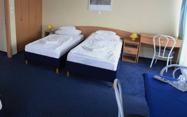 Rose City Hotel