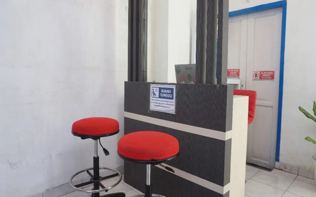 Hotel O Qq Kost Near Pantai Kebesaran Beach