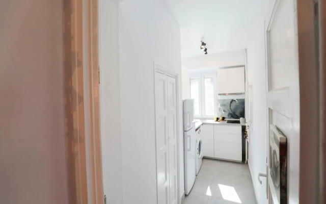 Victoria Avenue Apartment