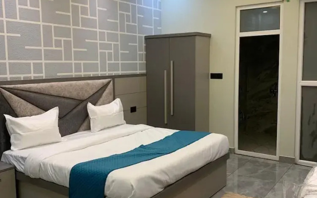 Gaurav Inn