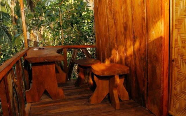 Nyuh Bengkok Tree House
