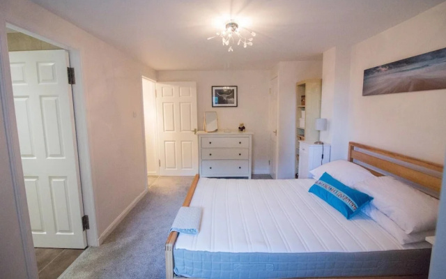Beautiful & Private Apartment Seconds From Beach