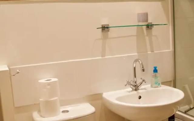 1 Bedroom Ground Floor Colony Flat