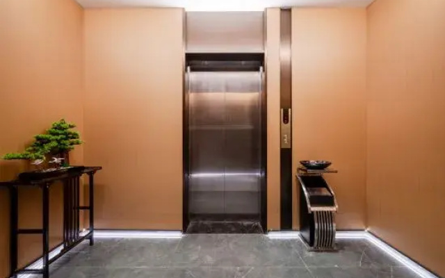 Ausland International Hotel