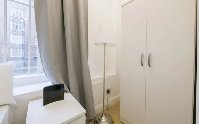 Lovely & Spacious 2 Bedroom APR Queensway