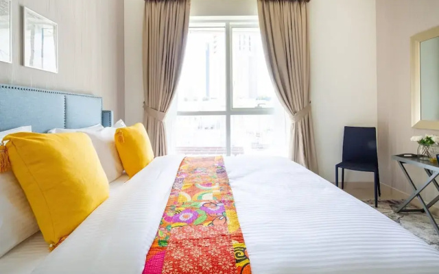 Impressive 2BR Loft W/ Study In Downtown Dubai