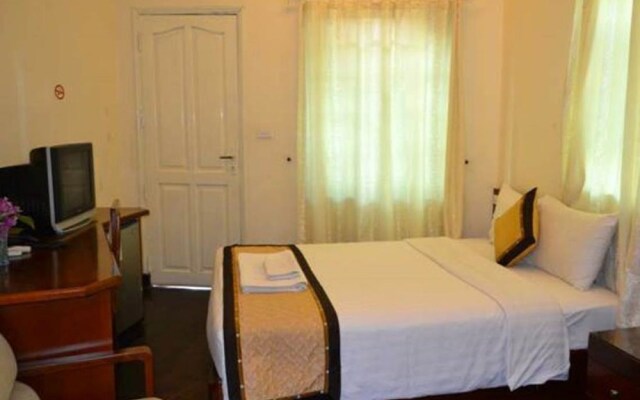 APT EZ Holidays Hotel Ханой комната для гостей
