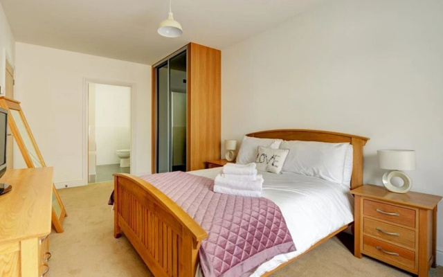 Spacious Apartment in Saundersfoot near Sea