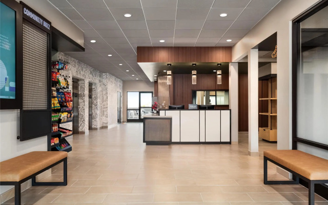 LivSmart Studios By Hilton Kokomo