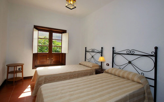 Comfortable Villa in Haría With Swimming Pool