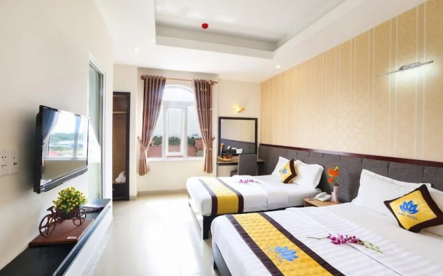 Hilary Hotel