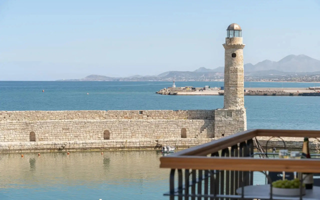 Dea Del Porto Crete Suites