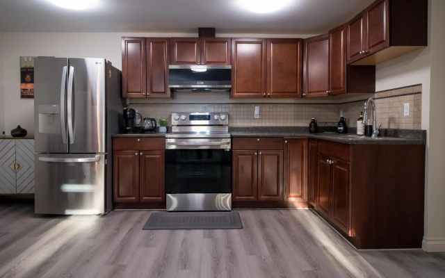 Amazing private suite near Departure Bay Beach in Nanaimo