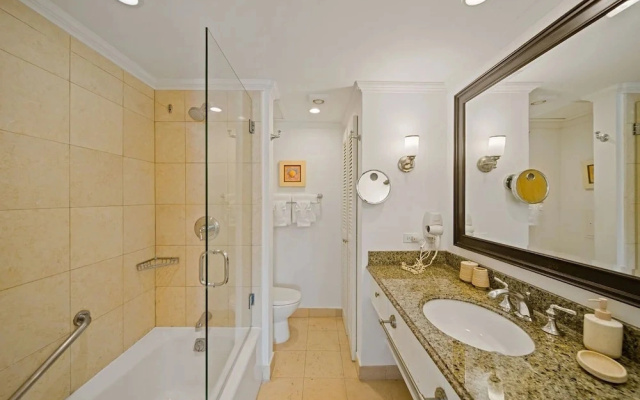 Glitter Bay Estate 112 2 Bedroom Apts