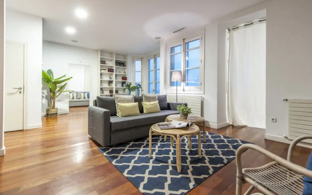 Fuencarral Apartment