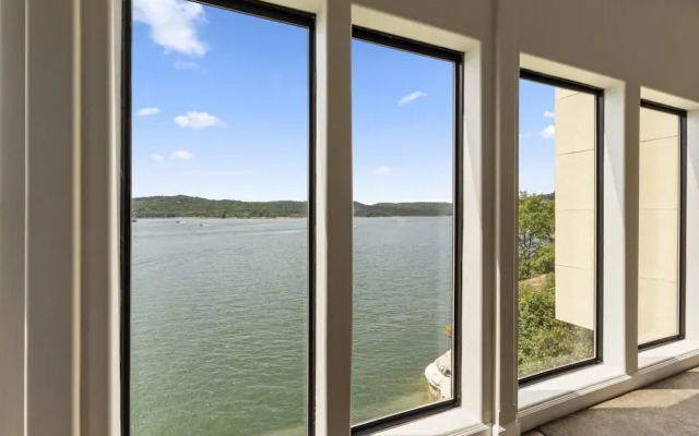 Premium 2 Bedroom Lake View Villa