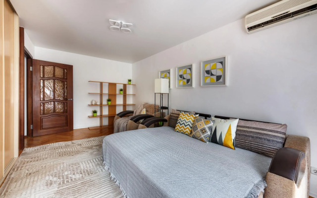 ApartLux (АпартЛюкс) Комсомольский проспект 19