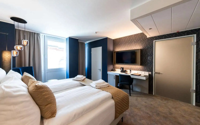 Best Western Premier Royal Blue - Adult Only