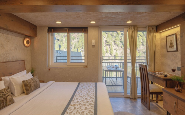 Alaya Stays Lakefront Escape 2BHK Suite