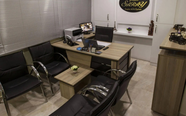 Golden Saray Apart