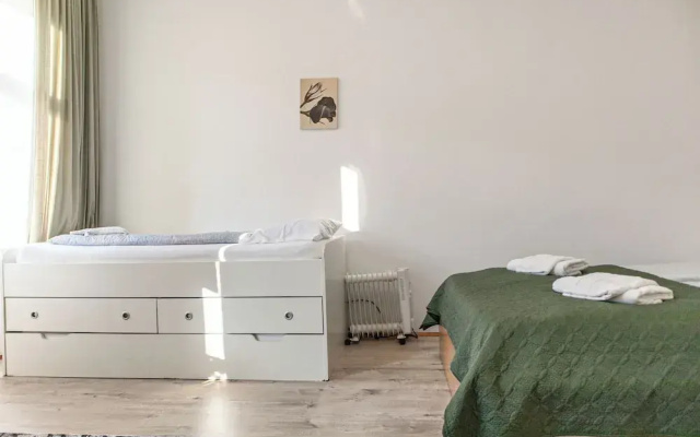 Comfortable 3BR Apt Danube Millennium