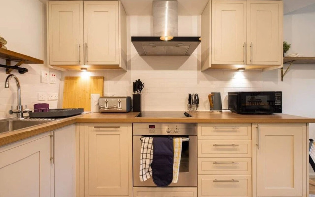 The Lambeth Flat - Modern 2bdr Flat With Parking and Terrace