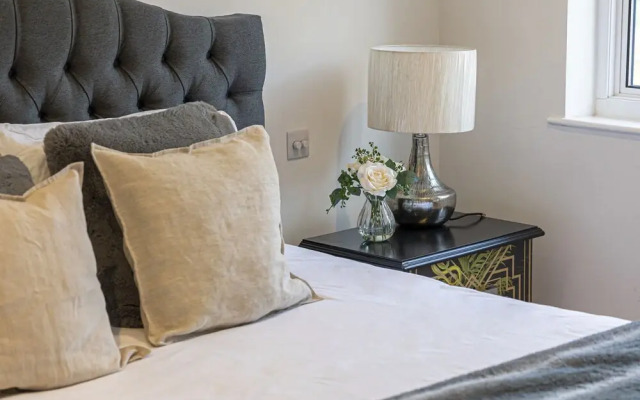 JOIVY Exclusive 3Br Home W/ Terrace In Chelsea