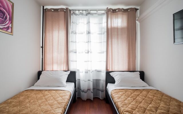 Downtown Apart Hotel Bane вид на фасад