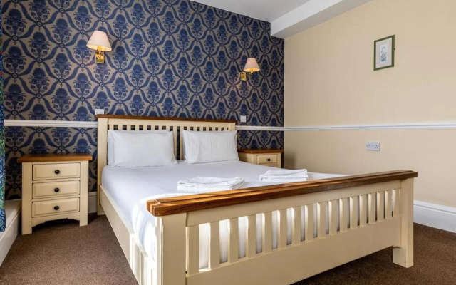 George Hotel