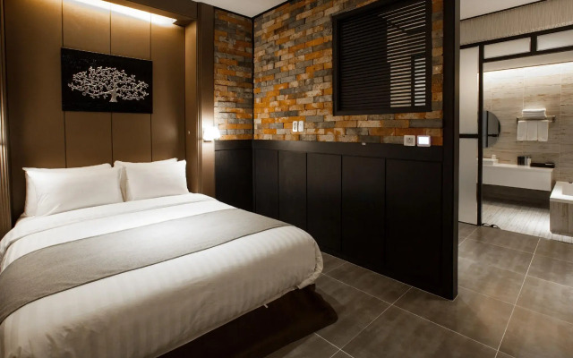 Cs Premier Hotel