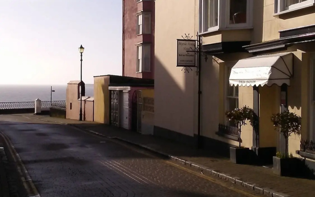Myrtle House Hotel