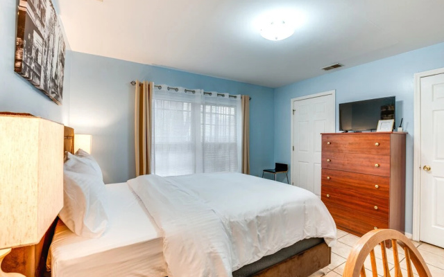 Cozy Newark Getaway 15 Mi to Manhattan