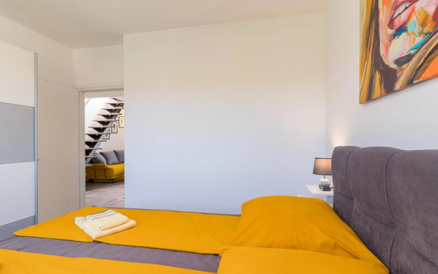 Penthouse Apartment Sax