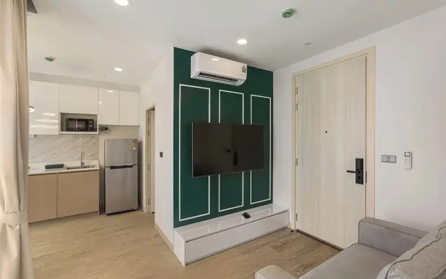 One bedroom Palmetto Condo Karon A309