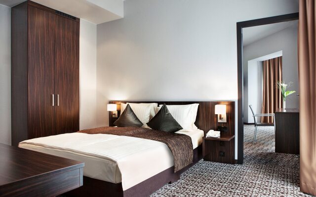 Отель Ramada Frankfurt am Main City Center & Financial District комната для гостей