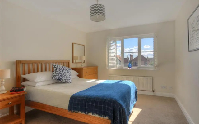 2 Studley Gardens