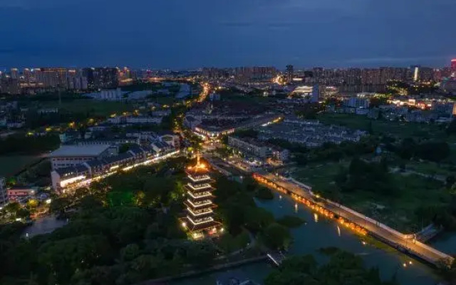 Suzhou Huaxi Meishi Hotel (Heiyi Wujiang Branch)