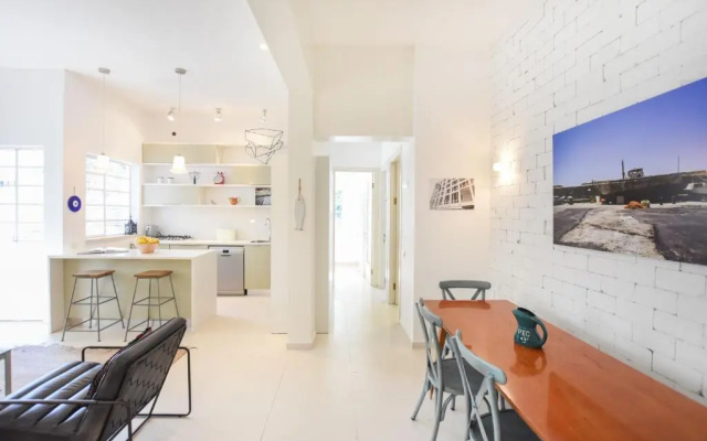 Quiet & Chic 3BR in Mapu 15 by HolyGuest